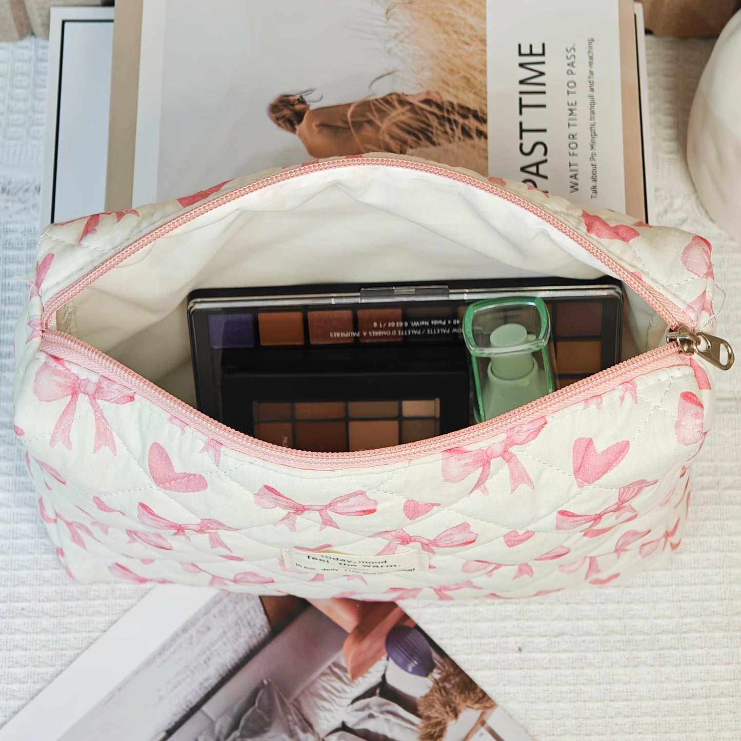 🎀 Комплект несесери за грим (4 броя) — Pink & White Bow Heart Edition 💕