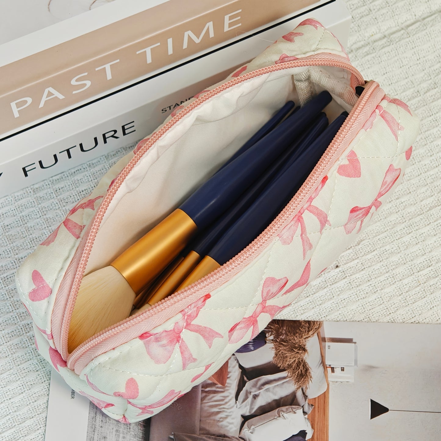 🎀 Комплект несесери за грим (4 броя) — Pink & White Bow Heart Edition 💕