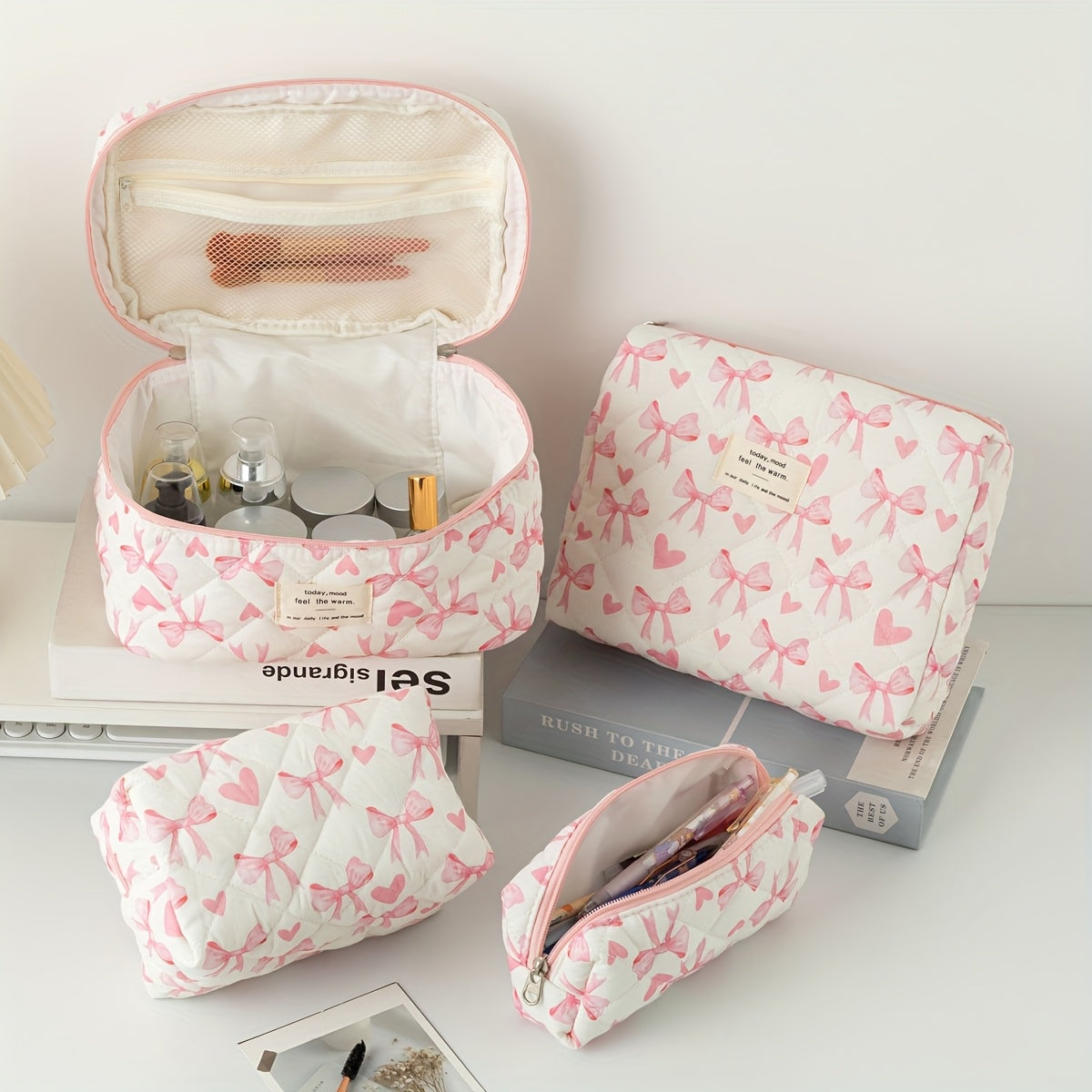 🎀 Комплект несесери за грим (4 броя) — Pink & White Bow Heart Edition 💕